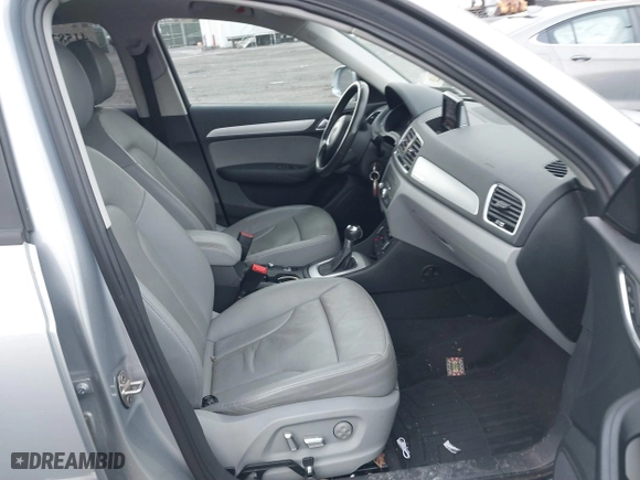2017 Audi Q3 Premium with VIN WA1ECCFS1HR014286, listed as a IAAI auction lot 41582743 with 105,585 mi miles. Bid and sale history available at carsss.com. Image 5.