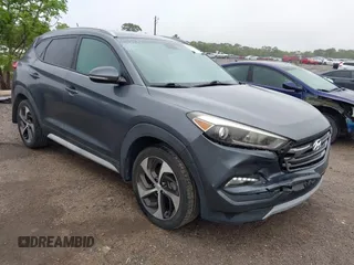 2017 Hyundai Tucson Value z VIN KM8J33A28HU399978, wystawiony jako IAAI lot #41987370 z przebiegiem 96 958 mil mil oraz . Historia ofert i sprzedaży dostępna na DreamBid. Obrazek 1.