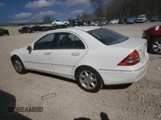 2001 Mercedes-Benz C 230/260/280/320 z VIN WDBRF61J61F037776, wystawiony jako Copart lot #43288745 z przebiegiem 224 041 mil mil oraz Szkoda całkowita • Salvage title. Historia ofert i sprzedaży dostępna na DreamBid. Obrazek 2.