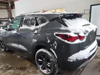 2021 Chevrolet Blazer LT z VIN 3GNKBHRS6MS542750, wystawiony jako IAAI lot #41573261 z przebiegiem 45 146 mil mil oraz . Historia ofert i sprzedaży dostępna na DreamBid. Obrazek 3.