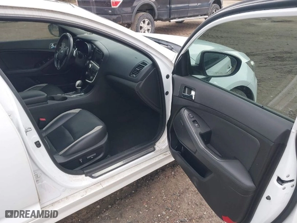 2013 Kia Optima SX w/Limited Pkg with VIN 5XXGR4A62DG249628, listed as a IAAI auction lot 41899068 with 125,947 mi miles. Bid and sale history available at carsss.com. Image 5.
