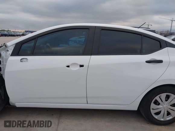 2022 Nissan Versa S z VIN 3N1CN8DV2NL821813, wystawiony jako IAAI lot #42163493 z przebiegiem 88 645 mil mil oraz . Historia ofert i sprzedaży dostępna na DreamBid. Obrazek 15.