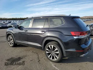 2021 Volkswagen Atlas SEL R-Line with VIN 1V2SR2CA2MC571328, listed as a Copart auction lot 43605135 with 44,290 mi miles and Salvage title. Bid and sale history available at DreamBid. Image 2.