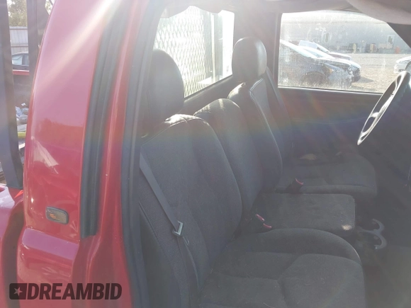 2005 Chevrolet Silverado 1500 Work Truck with VIN 1GCEC14X35Z190017, listed as a IAAI auction lot 42550615 with 290,000 mi miles and . Bid and sale history available at DreamBid. Image 8.
