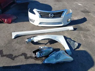 2015 Nissan Altima 2.5 with VIN 1N4AL3AP5FN879361, listed as a IAAI auction lot 41840092 with 205,415 mi miles. Bid and sale history available at carsss.com. Image 12.