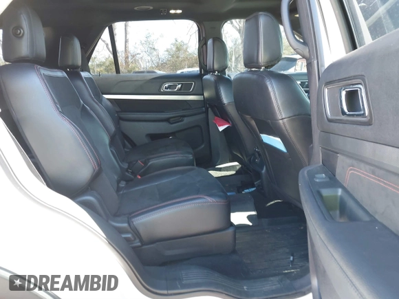 2018 Ford Explorer XLT z VIN 1FM5K7D86JGC51540, wystawiony jako IAAI lot #41572752 z przebiegiem 118 414 mil mil oraz . Historia ofert i sprzedaży dostępna na DreamBid. Obrazek 8.