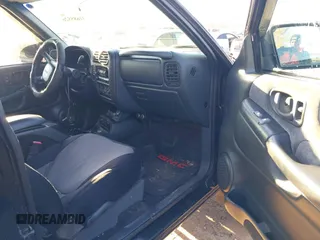 2001 GMC Sonoma with VIN 1GTCT19W518236681, listed as a IAAI auction lot 41685526 with 98,524 mi miles and . Bid and sale history available at DreamBid. Image 5.