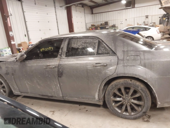 2014 Chrysler 300 with VIN 2C3CCAGG0EH297937, listed as a IAAI auction lot 41400153 with 161,186 mi miles. Bid and sale history available at carsss.com. Image 14.