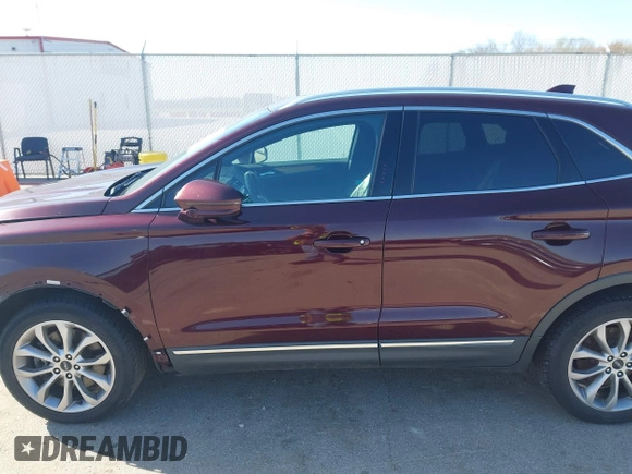 2016 Lincoln MKC Select z VIN 5LMCJ2C96GUJ00891, wystawiony jako IAAI lot #41962387 z przebiegiem 173 999 mil mil oraz . Historia ofert i sprzedaży dostępna na DreamBid. Obrazek 15.