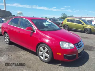 2008 Volkswagen Jetta SE с VIN 3VWRZ71K58M111090, выставлен на аукционе IAAI как лот 42781236 с пробегом 121 724 миль миль и . История ставок и продаж доступна на DreamBid. Изображение 1.