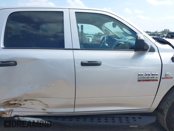 2018 Ram 2500 Tradesman with VIN 3C6UR4HL3JG325551, listed as a IAAI auction lot 42171102 with 306,153 mi miles and . Bid and sale history available at DreamBid. Image 13.