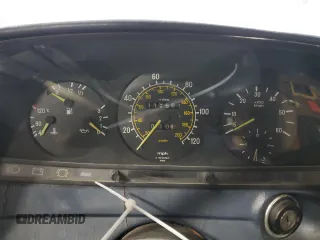 1983 Mercedes-Benz 300 with VIN WDBAB33A6DB034893, listed as a Copart auction lot 49307094 with 111,561 mi miles and Non Repairable. Bid and sale history available at carsss.com. Image 9.