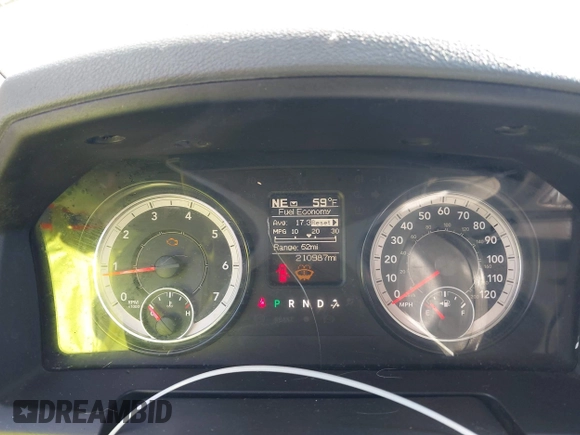 2017 Ram 1500 SLT z VIN 1C6RR6GG5HS678804, wystawiony jako IAAI lot #42050344 z przebiegiem 210 987 mil mil oraz . Historia ofert i sprzedaży dostępna na DreamBid. Obrazek 7.