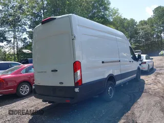 2022 Ford Transit Cargo z VIN 1FTBR3XG4NKA04700, wystawiony jako IAAI lot #42753263 z przebiegiem 80 467 mil mil oraz . Historia ofert i sprzedaży dostępna na DreamBid. Obrazek 4.