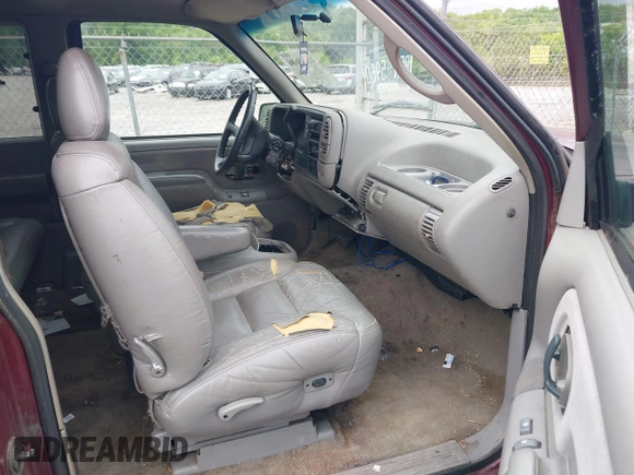 1995 GMC Sierra 1500 with VIN 1GTEC19K0SE514346, listed as a IAAI auction lot 42110686 with 251,379 mi miles and . Bid and sale history available at DreamBid. Image 5.