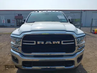 2019 Ram 2500 Big Horn with VIN 3C6UR5DJ1KG570506, listed as a IAAI auction lot 42372500 with 76,161 mi miles and . Bid and sale history available at DreamBid. Image 12.