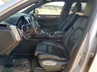 2012 Porsche Cayenne z VIN WP1AA2A22CLA02105, wystawiony jako Copart lot #59392595 z przebiegiem 147 927 mil mil oraz Czysty tytuł • Clean title. Historia ofert i sprzedaży dostępna na DreamBid. Obrazek 7.