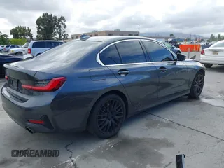 2021 BMW 3 Series 330i z VIN 3MW5R1J03M8B78350, wystawiony jako IAAI lot #42255695 z przebiegiem 49 158 mil mil oraz . Historia ofert i sprzedaży dostępna na DreamBid. Obrazek 4.