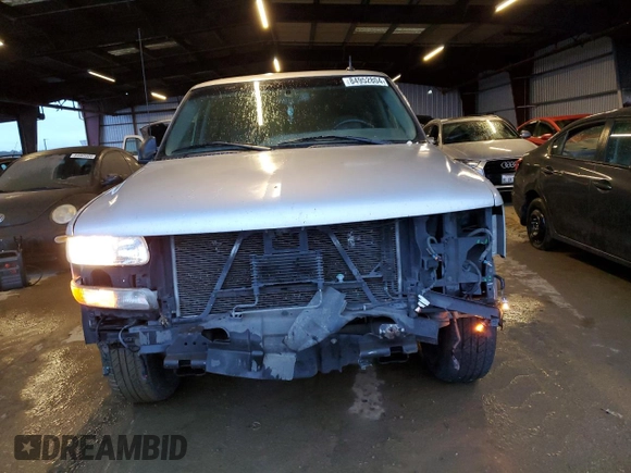 2005 Chevrolet Suburban LS z VIN 3GNEC16Z85G106604, wystawiony jako Copart lot #84952804 z przebiegiem 259 848 mil mil oraz Szkoda całkowita • Salvage title. Historia ofert i sprzedaży dostępna na DreamBid. Obrazek 5.