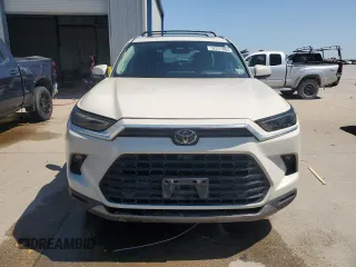 2024 Toyota Highlander XLE with VIN 5TDAAAB53RS028837, listed as a Copart auction lot 52251485 with 31,040 mi miles and Salvage title. Bid and sale history available at DreamBid. Image 5.