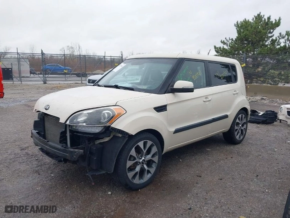 2013 Kia Soul + with VIN KNDJT2A69D7575284, listed as a IAAI auction lot 40777034 with 136,912 mi miles. Bid and sale history available at carsss.com. Image 2.