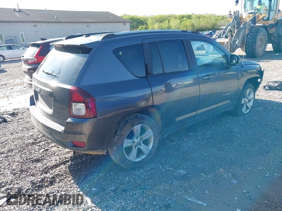 2017 Jeep Compass Sport SE z VIN 1C4NJDBB9HD143154, wystawiony jako IAAI lot #42126726 z przebiegiem 219 850 mil mil oraz . Historia ofert i sprzedaży dostępna na DreamBid. Obrazek 4.