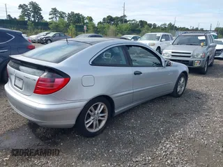 2002 Mercedes-Benz C 230/260/280/320 with VIN WDBRN47JX2A208428, listed as a IAAI auction lot 40392860 with 136,485 mi miles and . Bid and sale history available at DreamBid. Image 4.
