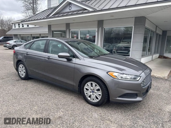 2013 Ford Fusion S with VIN 3FA6P0G76DR210414, listed as a IAAI auction lot 41981062 with 195,306 mi miles. Bid and sale history available at carsss.com. Image 1.