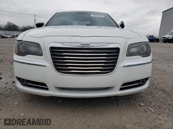 2013 Chrysler 300 S z VIN 2C3CCAGG1DH590552, wystawiony jako Copart lot #83837574 z przebiegiem 213 704 mil mil oraz Nie do naprawy • Non repairable. Historia ofert i sprzedaży dostępna na DreamBid. Obrazek 5.
