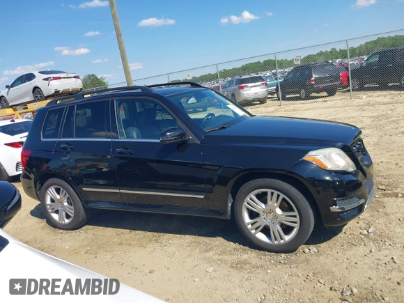 2015 Mercedes-Benz GLK 350 z VIN WDCGG5HB2FG425727, wystawiony jako IAAI lot #42210306 z przebiegiem 84 981 mil mil oraz . Historia ofert i sprzedaży dostępna na DreamBid. Obrazek 13.