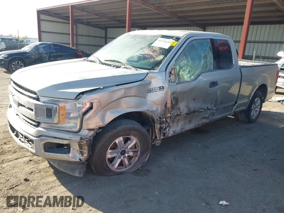 2018 Ford F-150 XL z VIN 1FTEX1CB4JFA48233, wystawiony jako IAAI lot #41151649 z przebiegiem 179 543 mil mil oraz . Historia ofert i sprzedaży dostępna na DreamBid. Obrazek 2.