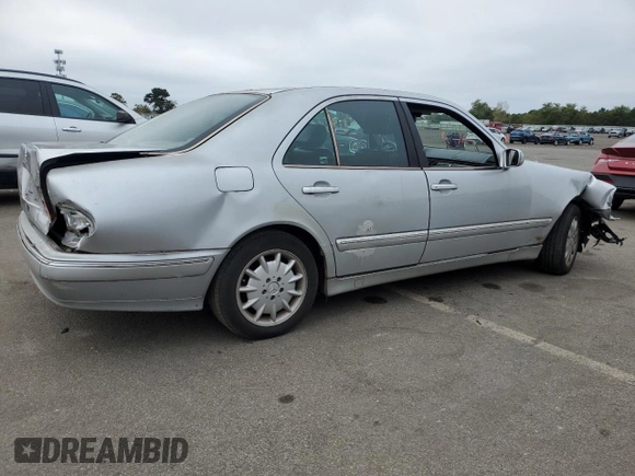 2002 Mercedes-Benz E-Class with VIN WDBJF82J42X068060, listed as a Copart auction lot 48422005 with 263,835 mi miles and Non Repairable. Bid and sale history available at carsss.com. Image 3.