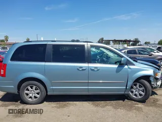 2010 Chrysler Town & Country Touring with VIN 2A4RR5D15AR278293, listed as a IAAI auction lot 41992405 with 125,529 mi miles. Bid and sale history available at carsss.com. Image 14.