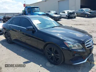2014 Mercedes-Benz E 350 Sport z VIN WDDHF5KB3EA934741, wystawiony jako IAAI lot #42600302 z przebiegiem 143 894 mil mil oraz . Historia ofert i sprzedaży dostępna na DreamBid. Obrazek 1.