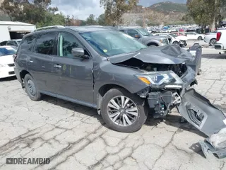 2017 Nissan Pathfinder SV with VIN 5N1DR2MN5HC903100, listed as a IAAI auction lot 41721305 with 108,793 mi miles. Bid and sale history available at carsss.com. Image 1.