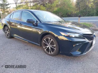 2018 Toyota Camry LE with VIN JTNB11HK9J3015903, listed as a IAAI auction lot 41949640 with 82,161 mi miles. Bid and sale history available at carsss.com. Image 1.