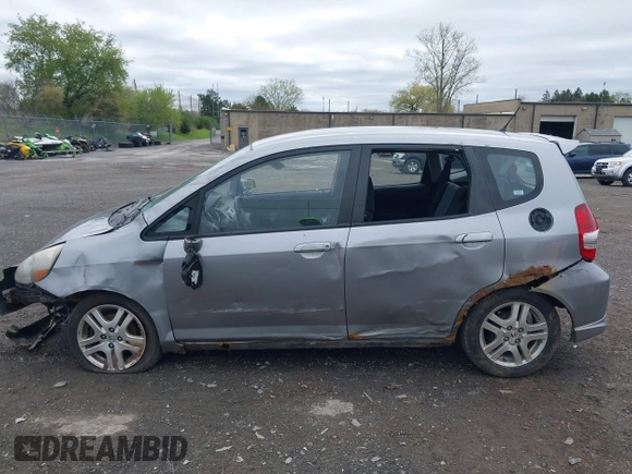 2007 Honda Fit Sport z VIN JHMGD38687S017199, wystawiony jako IAAI lot #42156912 z przebiegiem 194 685 mil mil oraz . Historia ofert i sprzedaży dostępna na DreamBid. Obrazek 15.