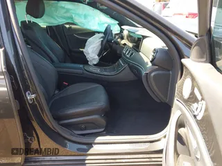 2021 Mercedes-Benz E 350 z VIN W1KZF8DB5MB001483, wystawiony jako IAAI lot #42030736 z przebiegiem Nie podano mil oraz . Historia ofert i sprzedaży dostępna na DreamBid. Obrazek 5.