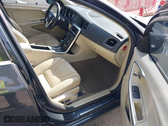 2012 Volvo S60 T5 z VIN YV1622FSXC2057110, wystawiony jako IAAI lot #42122468 z przebiegiem 263 931 mil mil oraz . Historia ofert i sprzedaży dostępna na DreamBid. Obrazek 5.