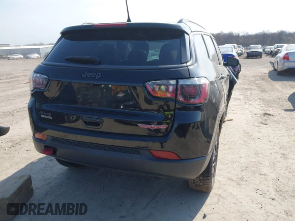 2018 Jeep Compass Trailhawk with VIN 3C4NJDDB5JT419276, listed as a IAAI auction lot 42040909 with Not Provided miles and . Bid and sale history available at carsss.com. Image 4.