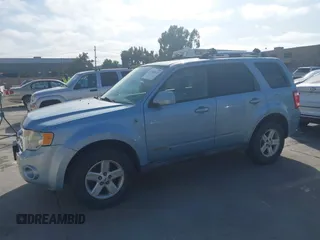 2008 Ford Escape Hybrid с VIN 1FMCU59H08KE47320, выставлен на аукционе IAAI как лот 42520315 с пробегом 278 075 миль миль и . История ставок и продаж доступна на DreamBid. Изображение 2.