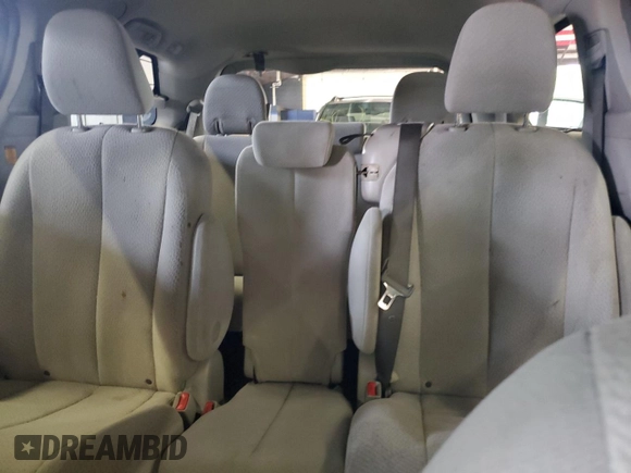 2011 Toyota Sienna LE AAS z VIN 5TDKK3DCXBS146656, wystawiony jako Copart lot #61140625 z przebiegiem 200 328 mil mil oraz Czysty tytuł • Clean title. Historia ofert i sprzedaży dostępna na DreamBid. Obrazek 10.