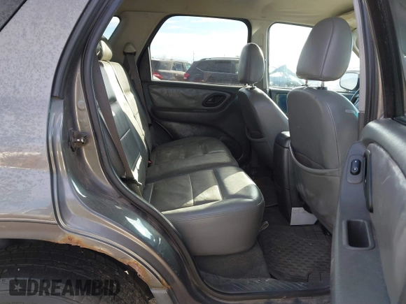 2005 Ford Escape Hybrid with VIN 1FMCU96H45KD29925, listed as a IAAI auction lot 41346475 with 209,922 mi miles. Bid and sale history available at carsss.com. Image 8.