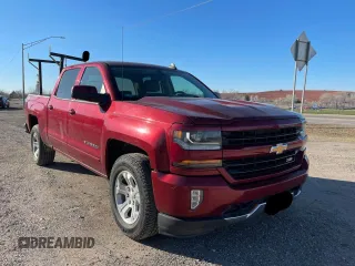 2018 Chevrolet Silverado 1500 LT with VIN 3GCUKRECXJG257926, listed as a Copart auction lot 52463635 with 272,996 mi miles and Clean Title. Bid and sale history available at carsss.com. Image 1.