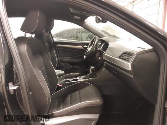 2024 Volkswagen Jetta Sport with VIN 3VWBM7BU6RM023862, listed as a IAAI auction lot 41965583 with 30,061 mi miles and . Bid and sale history available at DreamBid. Image 5.