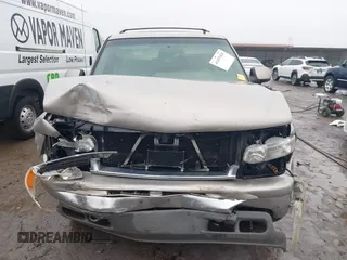 2002 Chevrolet Suburban Z71 with VIN 3GNFK16ZX2G278927, listed as a IAAI auction lot 41457820 with 210,134 mi miles. Bid and sale history available at carsss.com. Image 12.