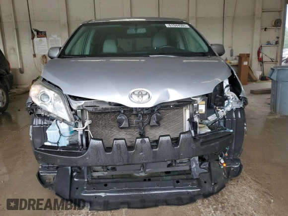 2016 Toyota Sienna XLE with VIN 5TDYK3DCXGS738530, listed as a Copart auction lot 61944505 with 254,176 mi miles and Salvage title. Bid and sale history available at DreamBid. Image 5.