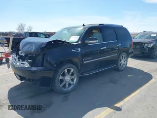 2007 Cadillac Escalade with VIN 1GYFK63887R175010, listed as a IAAI auction lot 41892482 with 121,231 mi miles. Bid and sale history available at carsss.com. Image 2.