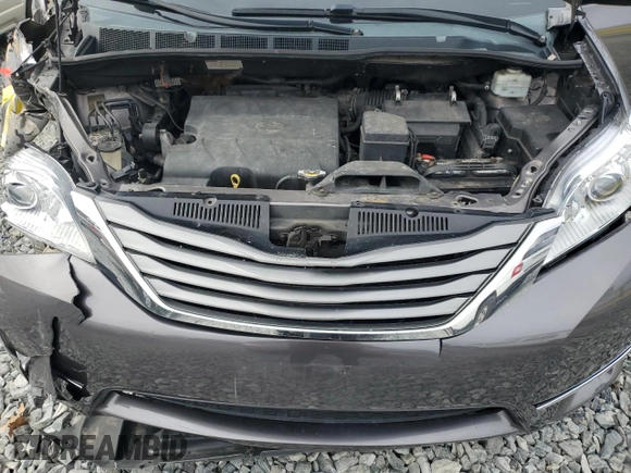 2013 Toyota Sienna XLE with VIN 5TDDK3DC4DS049917, listed as a Copart auction lot 49036775 with 283,608 mi miles and Clean Title. Bid and sale history available at DreamBid. Image 12.