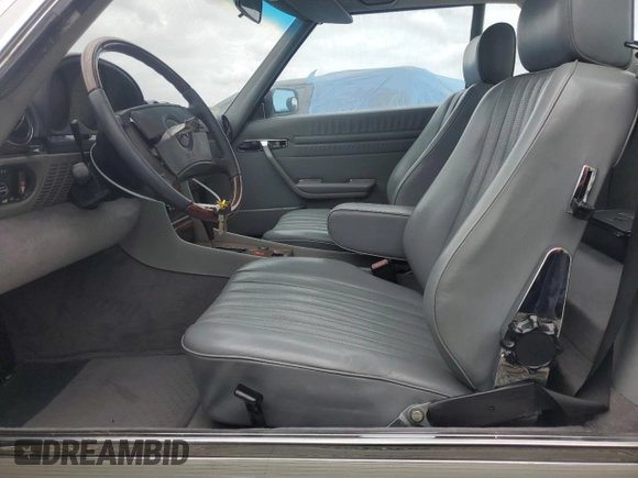 1989 Mercedes-Benz 560 Series 560SL with VIN WDBBA48D9KA103806, listed as a Copart auction lot 53533215 with 933,768 mi miles and Salvage Title. Bid and sale history available at carsss.com. Image 7.